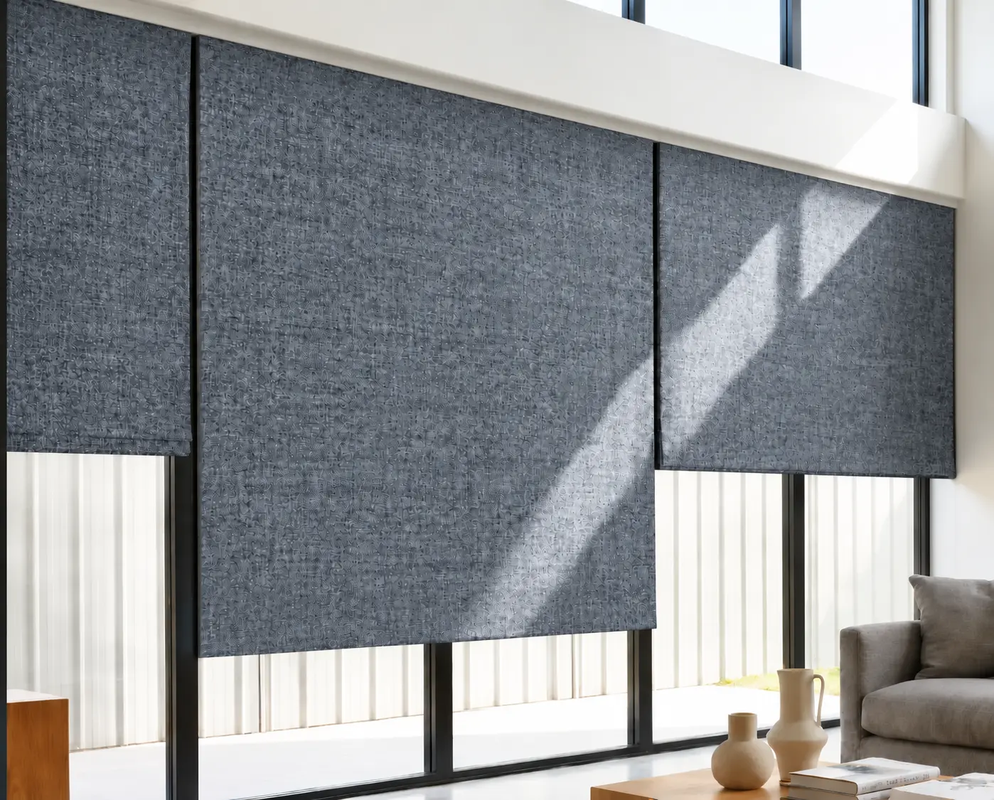 Tenda Romana serie 221 installata con telo piano filtrante
